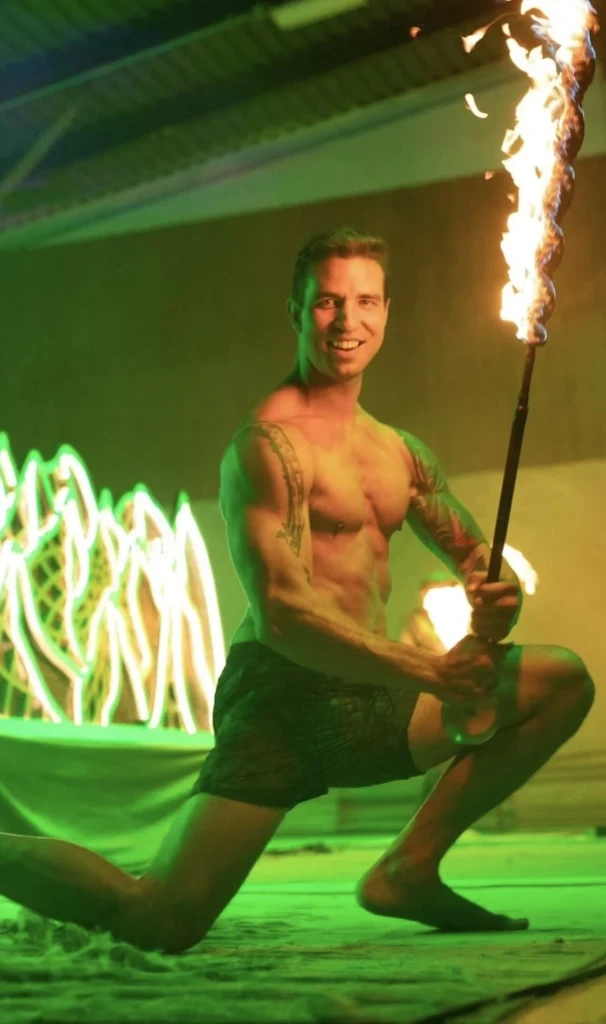 08-vince-fire-dancer-extraordinaire