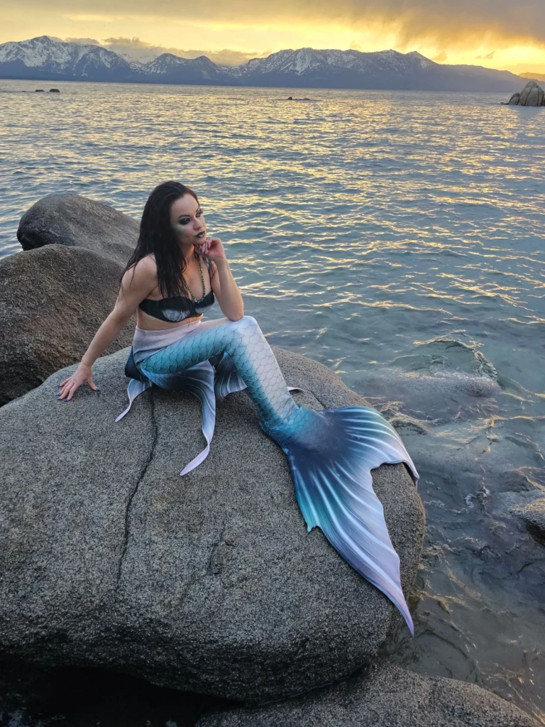 04-taya-mermaid-thinking